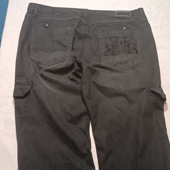 The FB Fubu Black Denim Cargo Jeans Embroidered Pockets Men's Size 42x30 - Picture 2 of 11